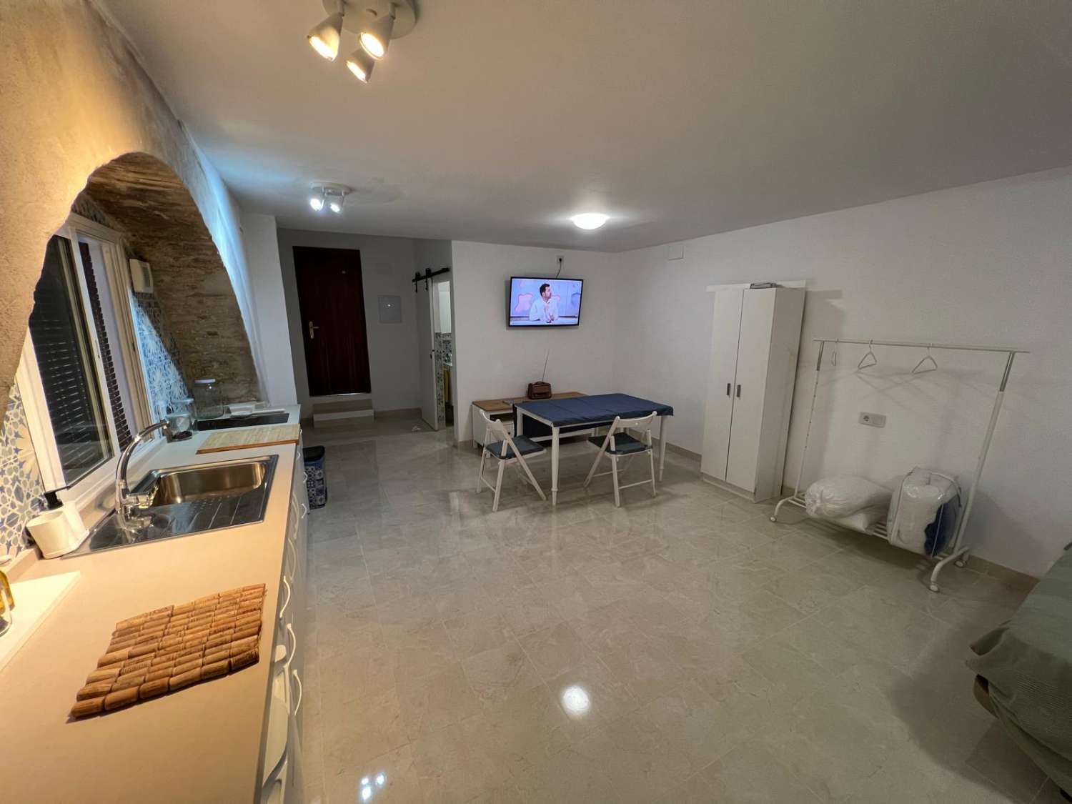 SE VENTE INTERESANTE PISO + LOCAL EN PLANTA BAJA EN PLENO BARRIO ALTO ANTIGUO DE SANLUCAR DE BARRAMEDA