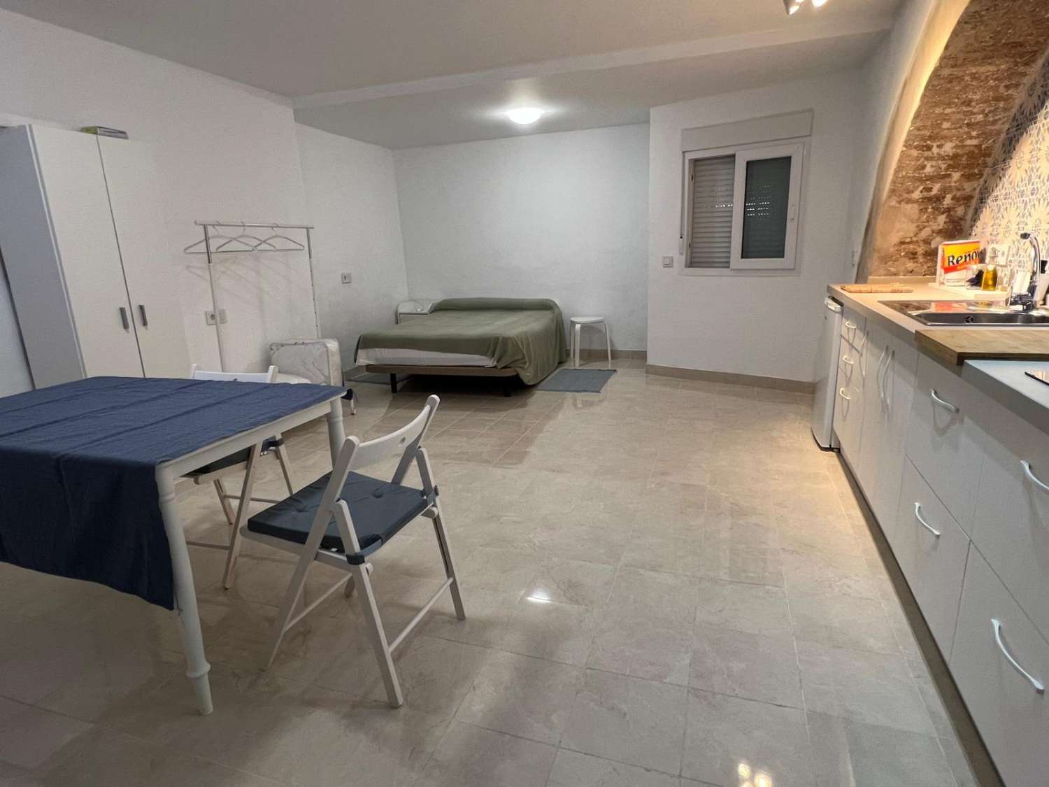 SE VENTE INTERESANTE PISO + LOCAL EN PLANTA BAJA EN PLENO BARRIO ALTO ANTIGUO DE SANLUCAR DE BARRAMEDA