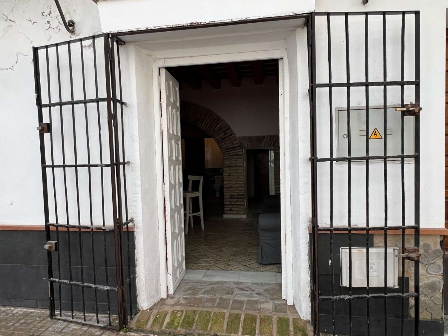 SE VENTE INTERESANTE PISO + LOCAL EN PLANTA BAJA EN PLENO BARRIO ALTO ANTIGUO DE SANLUCAR DE BARRAMEDA