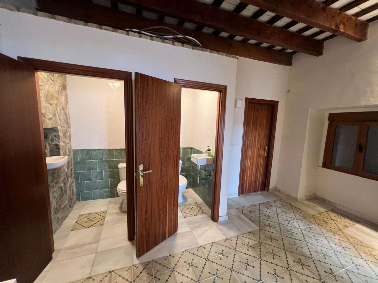 SE VENTE INTERESANTE PISO + LOCAL EN PLANTA BAJA EN PLENO BARRIO ALTO ANTIGUO DE SANLUCAR DE BARRAMEDA