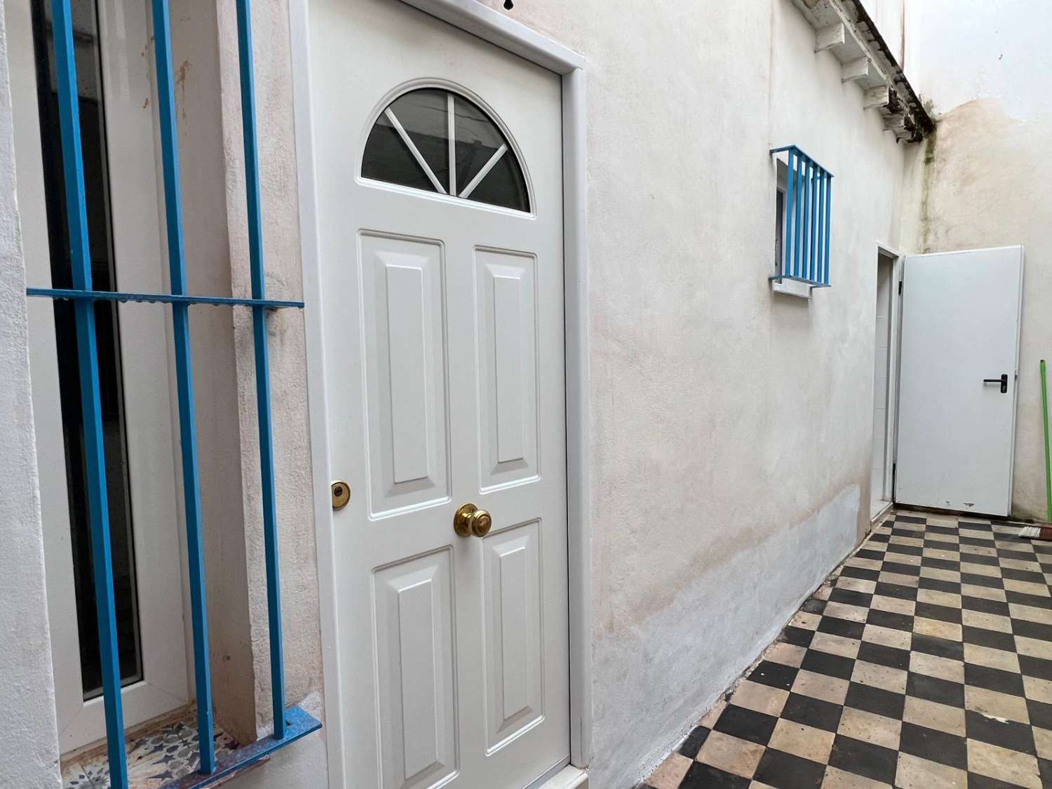 SE VENTE INTERESANTE PISO + LOCAL EN PLANTA BAJA EN PLENO BARRIO ALTO ANTIGUO DE SANLUCAR DE BARRAMEDA