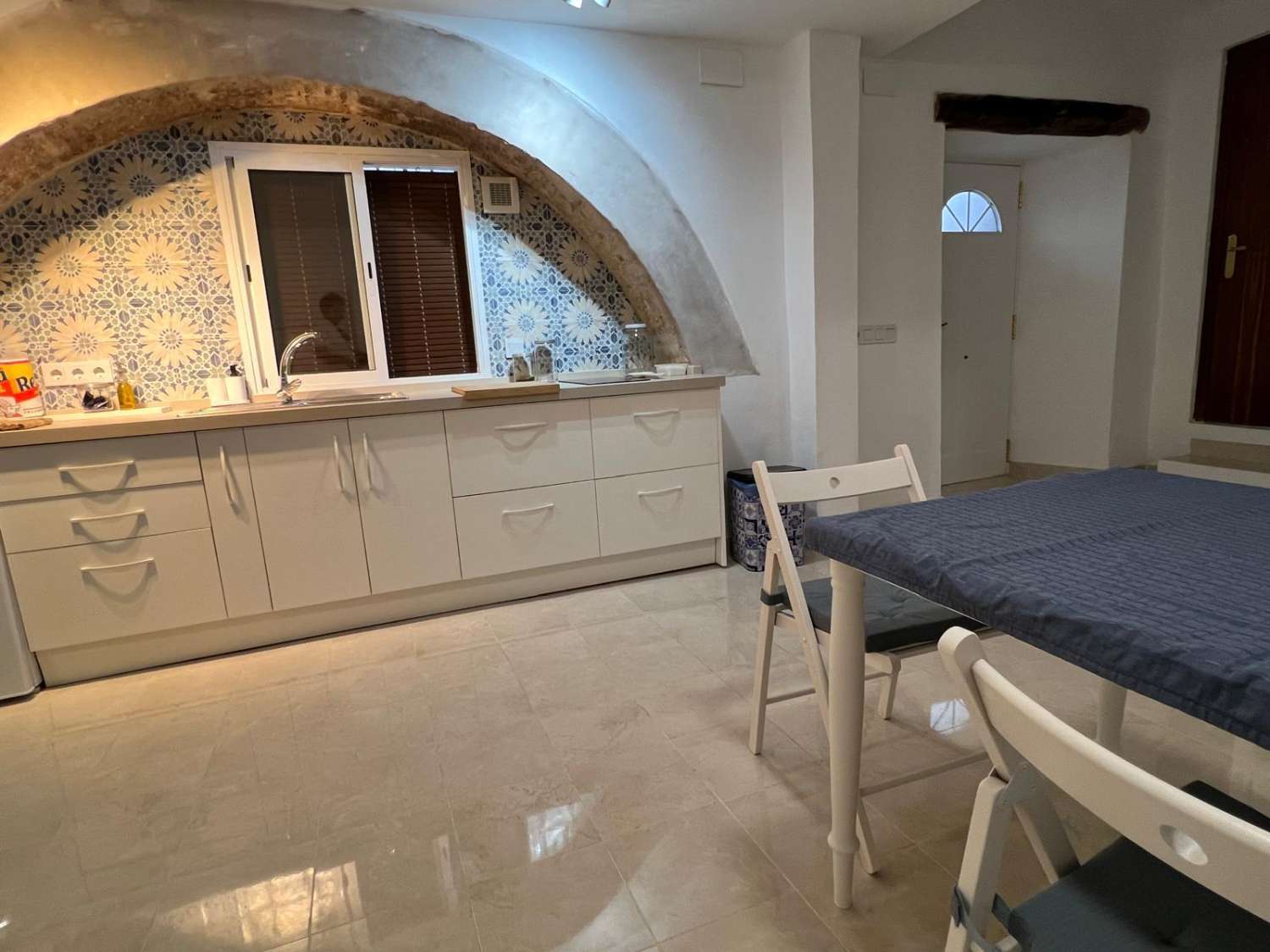 SE VENTE INTERESANTE PISO + LOCAL EN PLANTA BAJA EN PLENO BARRIO ALTO ANTIGUO DE SANLUCAR DE BARRAMEDA