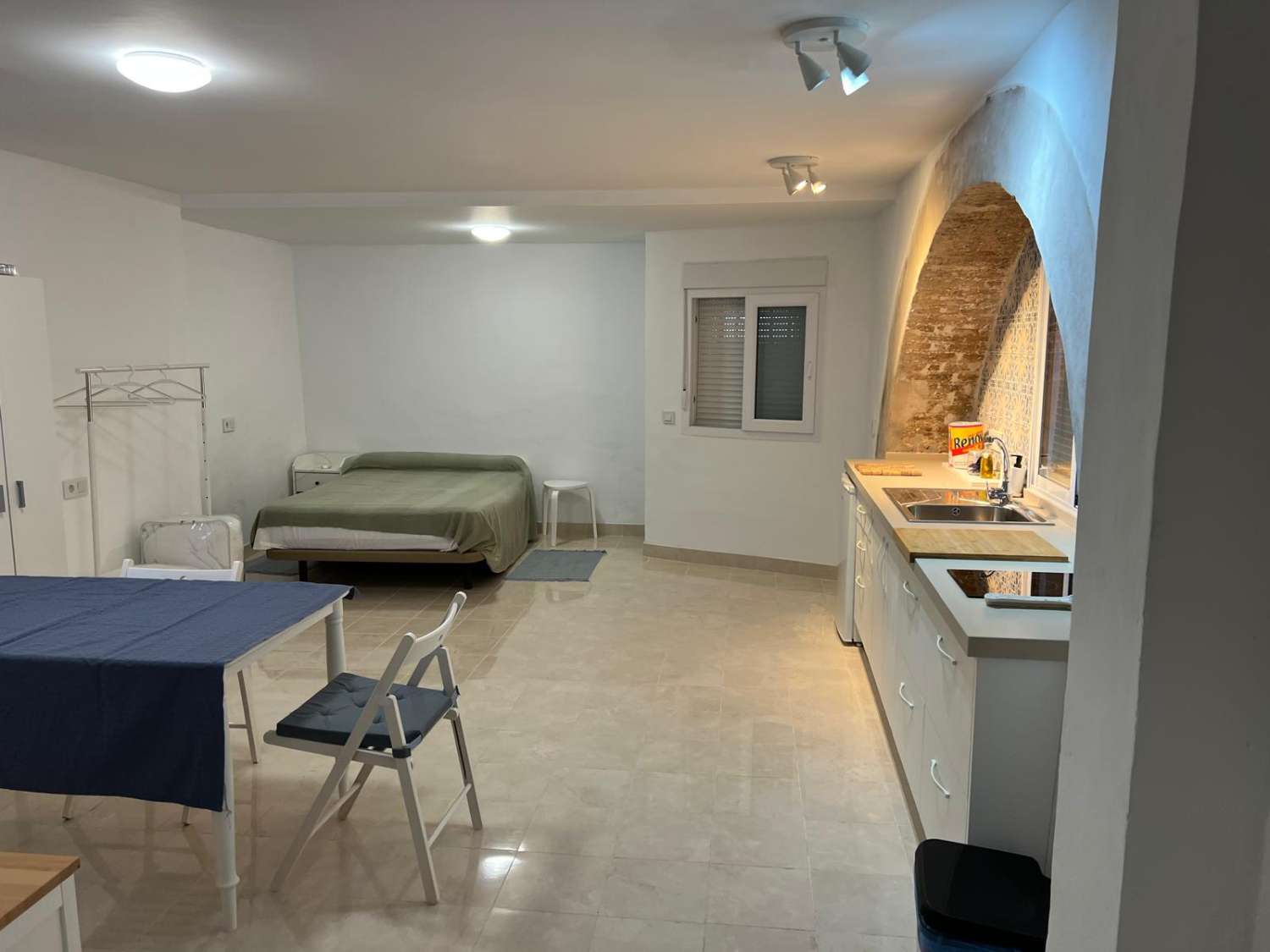 SE VENTE INTERESANTE PISO + LOCAL EN PLANTA BAJA EN PLENO BARRIO ALTO ANTIGUO DE SANLUCAR DE BARRAMEDA