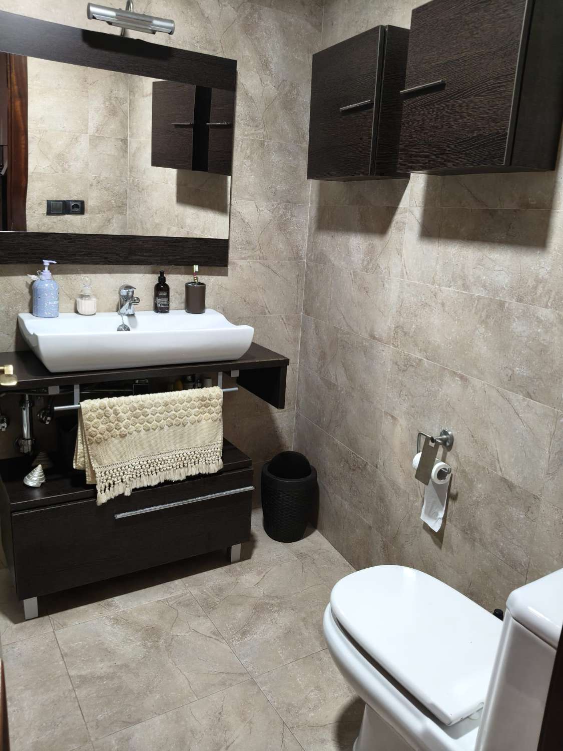 SE VENDE ESTUPENDO PISO BAJO Y CÉNTRICO DE 2 DORMITORIOS A 5 MIN DE LA PLAYA EN SANLÚCAR DE BARRAMEDA