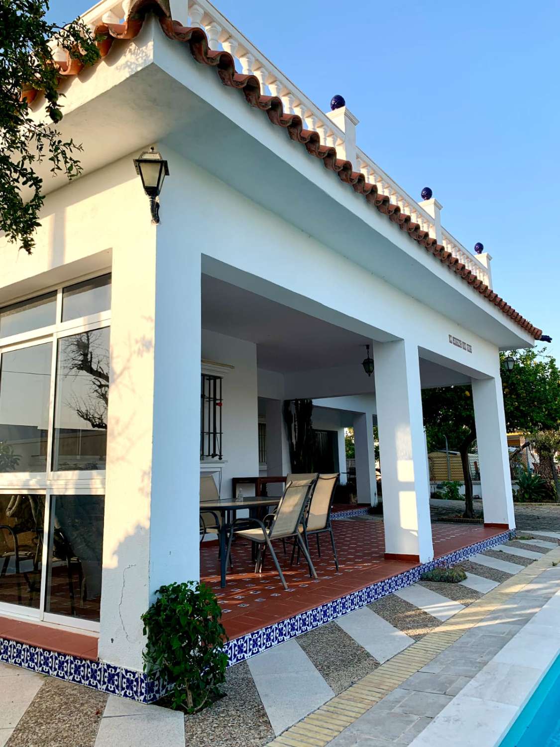 SE ALQUILA GRAN CHALET INDENDIENTE CON PISCINA EN ZONA CAMPO-PLAYA EN LA REYERTA ENTRE SANLUCAR Y CHIPIONA