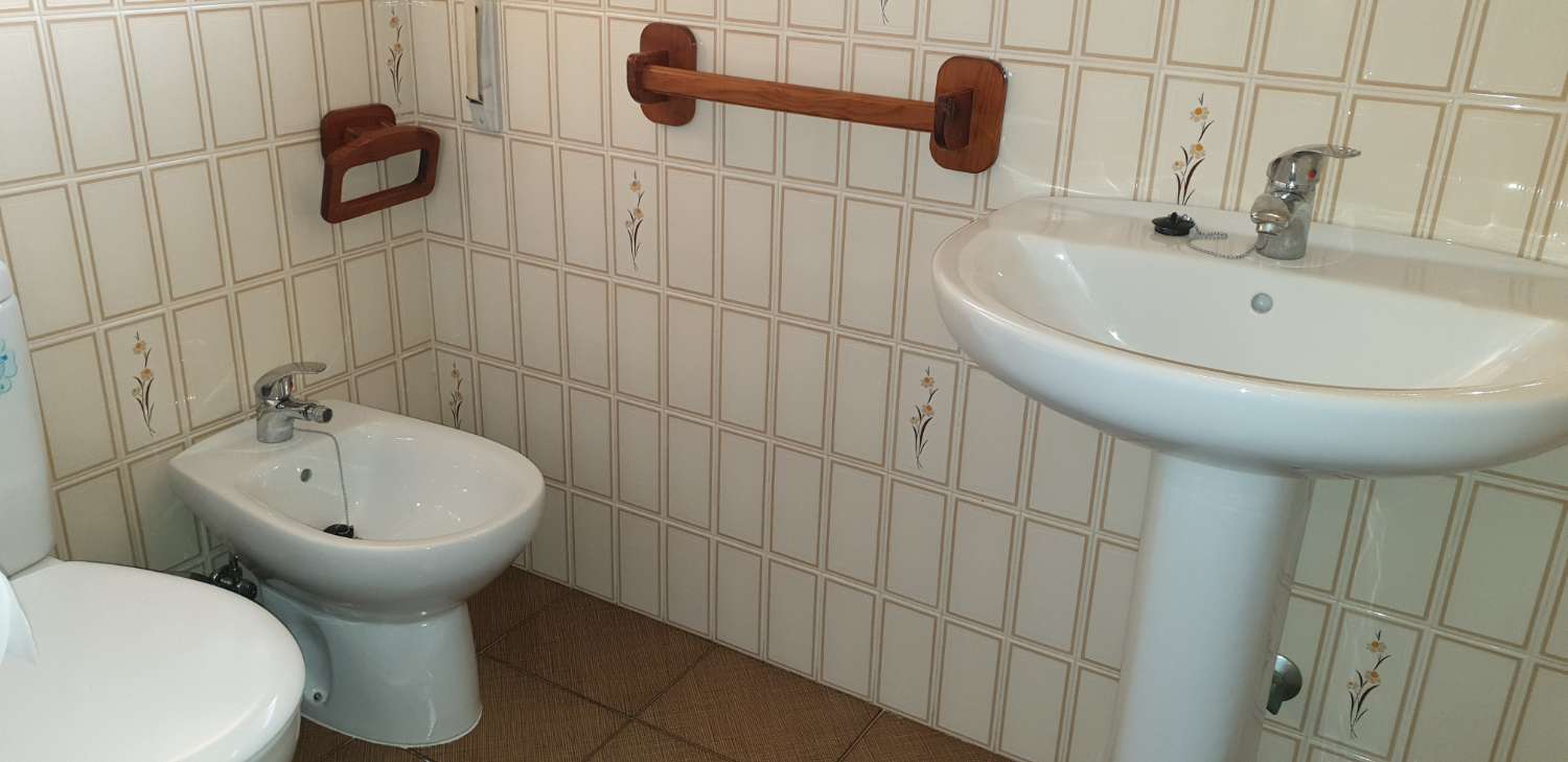 SE ALQUILA GRAN CHALET INDENDIENTE CON PISCINA EN ZONA CAMPO-PLAYA EN LA REYERTA ENTRE SANLUCAR Y CHIPIONA