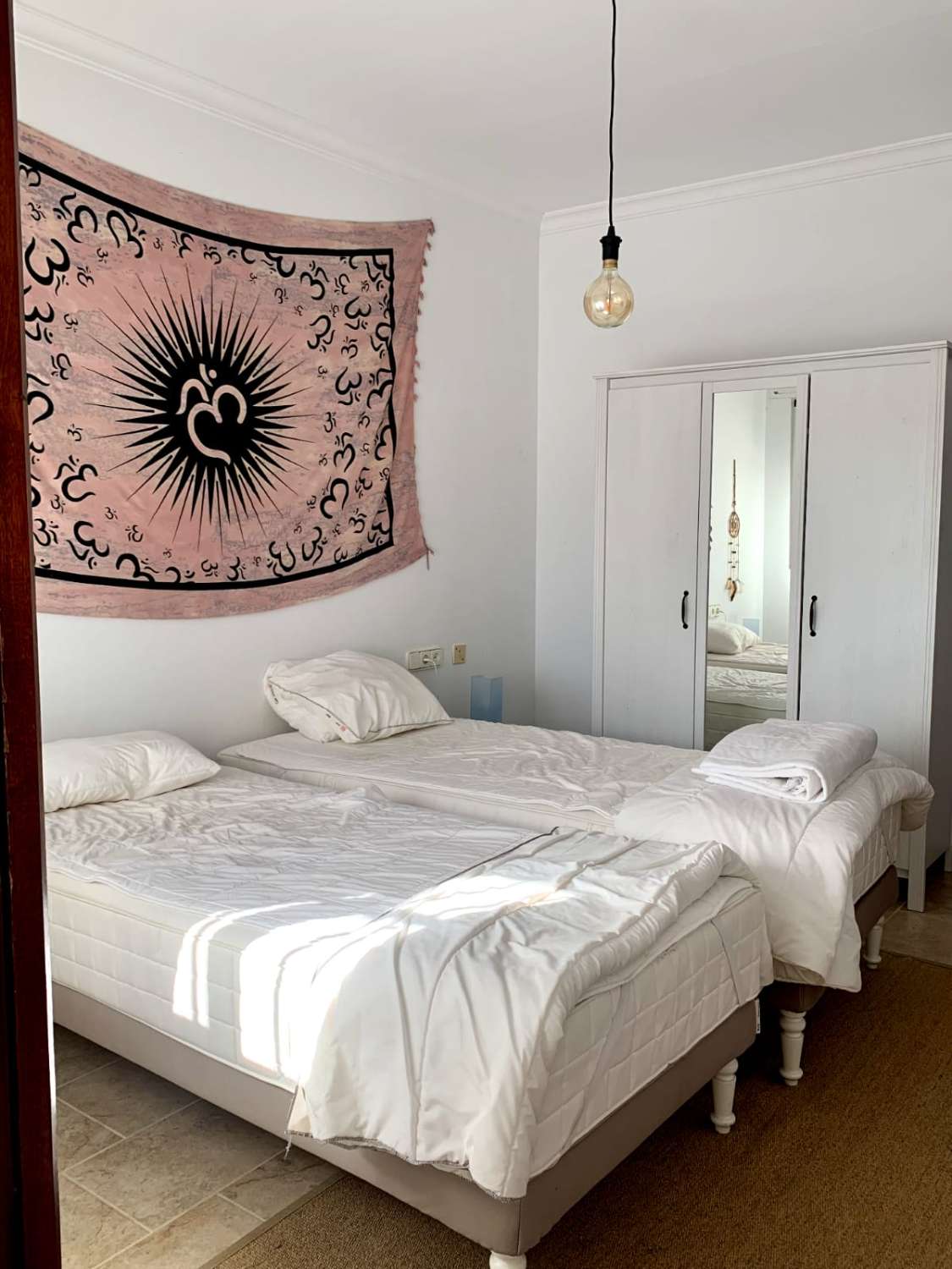 SE ALQUILA GRAN CHALET INDENDIENTE CON PISCINA EN ZONA CAMPO-PLAYA EN LA REYERTA ENTRE SANLUCAR Y CHIPIONA