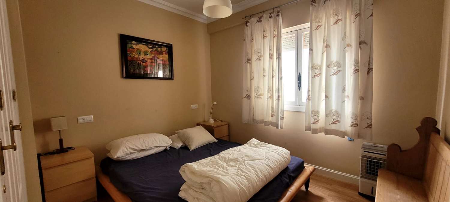 SEHR CHARMANTE UND HELLE WOHNUNG ZUR MIETE VON 75 M² IN DER NÄHE DES ZENTRUMS UND STRANDES FÜR SAISONZEITEN IN SANLUCAR DE BARRAMEDA