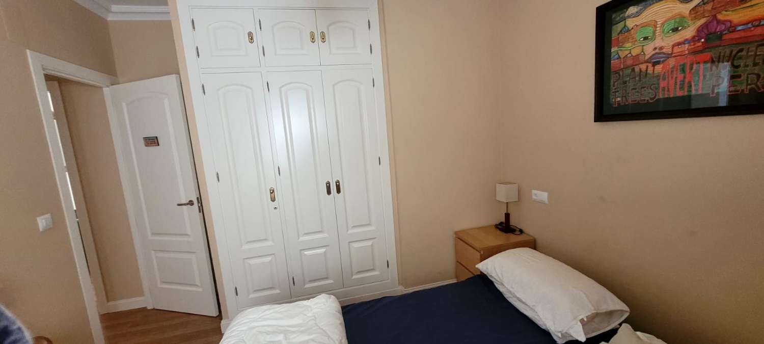 SEHR CHARMANTE UND HELLE WOHNUNG ZUR MIETE VON 75 M² IN DER NÄHE DES ZENTRUMS UND STRANDES FÜR SAISONZEITEN IN SANLUCAR DE BARRAMEDA