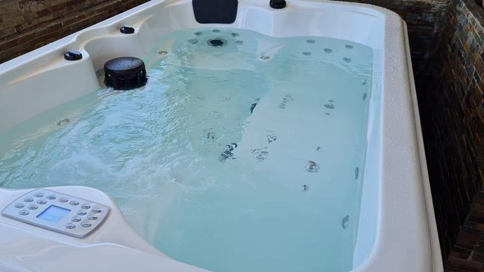 SE VENDE FABULOSO PISO BAJO CON LUJOSAS CALIDADES, GARAJE, TRASTERO Y 2 GRANDES TERRAZAS TECHADAS EN EL PASEO MARÍTIMO DE PUERTO REAL