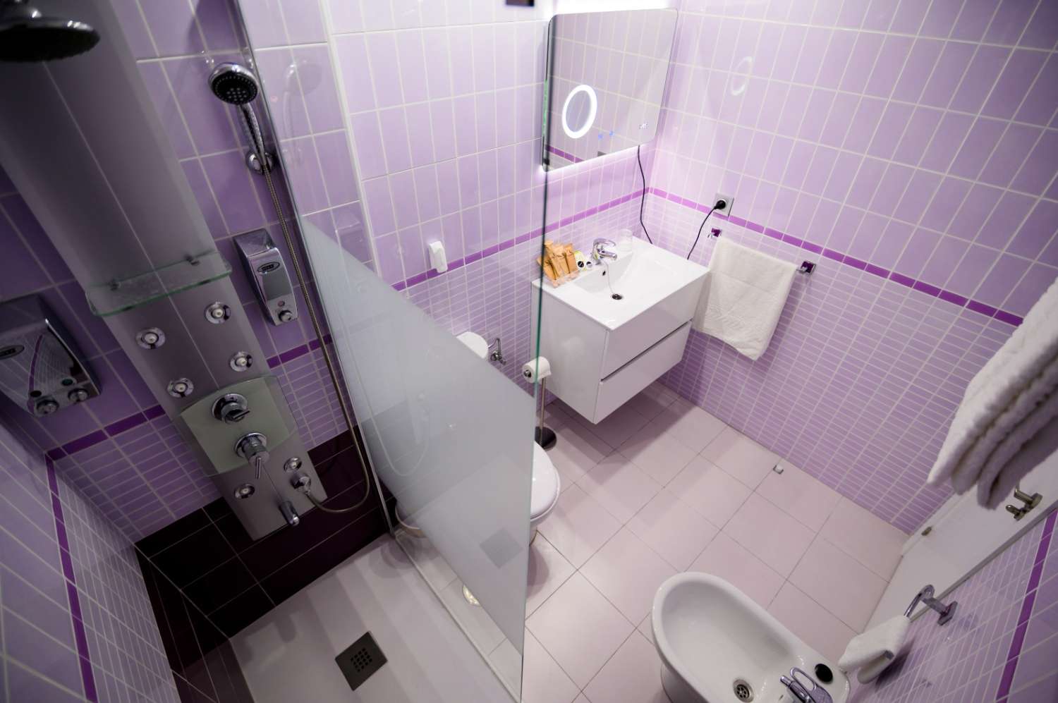 SE VENDE FABULOSO PISO BAJO CON LUJOSAS CALIDADES, GARAJE, TRASTERO Y 2 GRANDES TERRAZAS TECHADAS EN EL PASEO MARÍTIMO DE PUERTO REAL