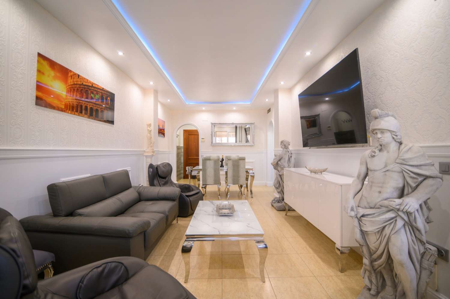 SE VENDE FABULOSO PISO BAJO CON LUJOSAS CALIDADES, GARAJE, TRASTERO Y 2 GRANDES TERRAZAS TECHADAS EN EL PASEO MARÍTIMO DE PUERTO REAL