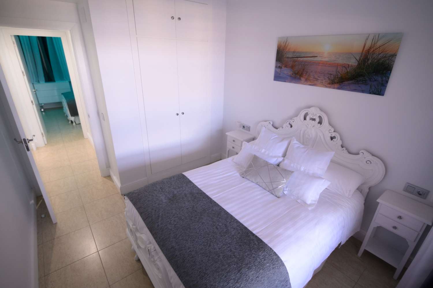 SE VENDE FABULOSO PISO BAJO CON LUJOSAS CALIDADES, GARAJE, TRASTERO Y 2 GRANDES TERRAZAS TECHADAS EN EL PASEO MARÍTIMO DE PUERTO REAL