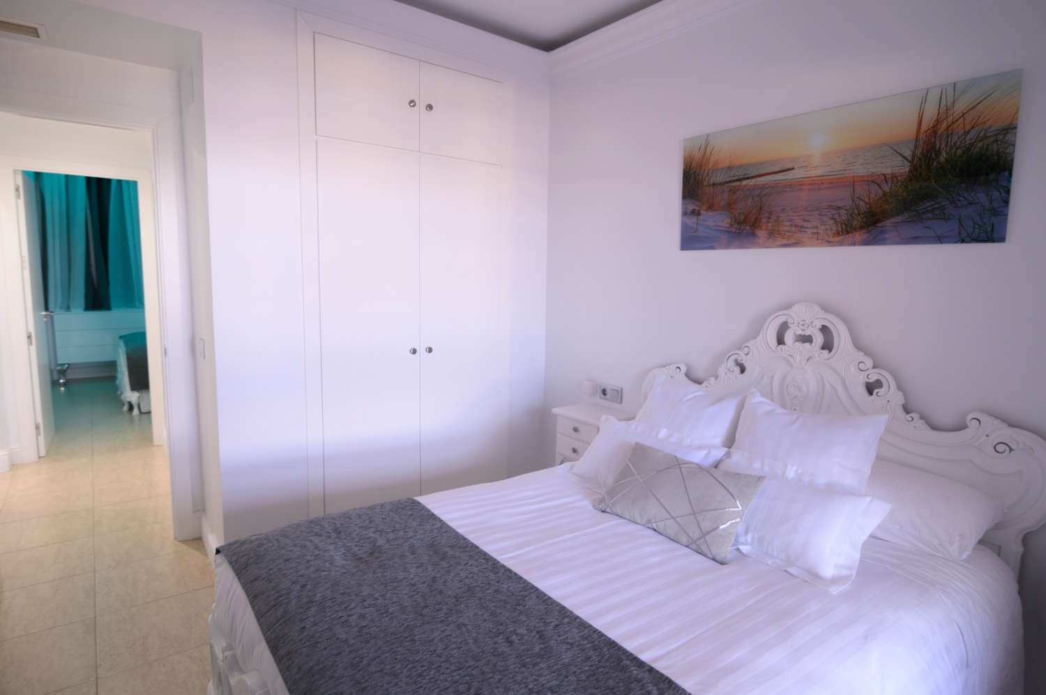 SE VENDE FABULOSO PISO BAJO CON LUJOSAS CALIDADES, GARAJE, TRASTERO Y 2 GRANDES TERRAZAS TECHADAS EN EL PASEO MARÍTIMO DE PUERTO REAL