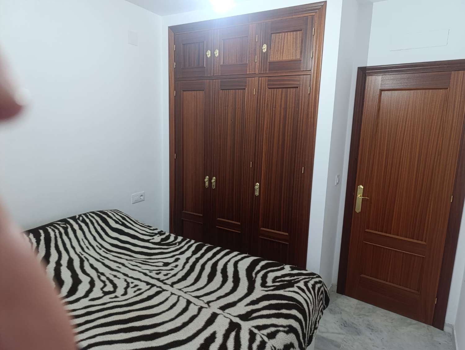 SE VENDE ESTUPENDO PISO DE 70 M2, 3 DORMITORIOS Y 1 BAÑO EN 1ª PLANTA SIN ASCENSOR EN BARRIO ALTO DE SANLÚCAR DE BARRAMEDA