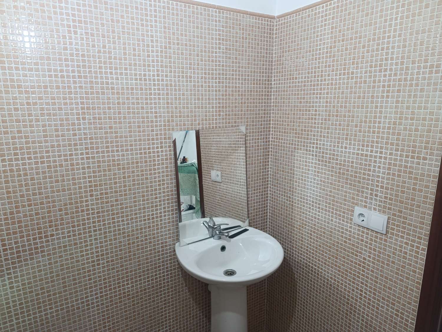 SE VENDE ESTUPENDO PISO DE 70 M2, 3 DORMITORIOS Y 1 BAÑO EN 1ª PLANTA SIN ASCENSOR EN BARRIO ALTO DE SANLÚCAR DE BARRAMEDA