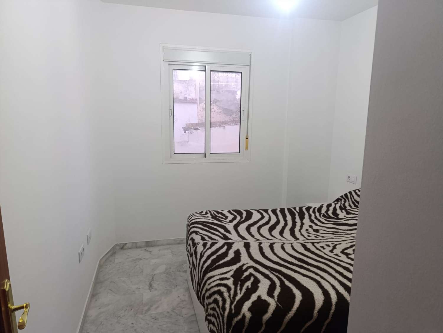 SE VENDE ESTUPENDO PISO DE 70 M2, 3 DORMITORIOS Y 1 BAÑO EN 1ª PLANTA SIN ASCENSOR EN BARRIO ALTO DE SANLÚCAR DE BARRAMEDA