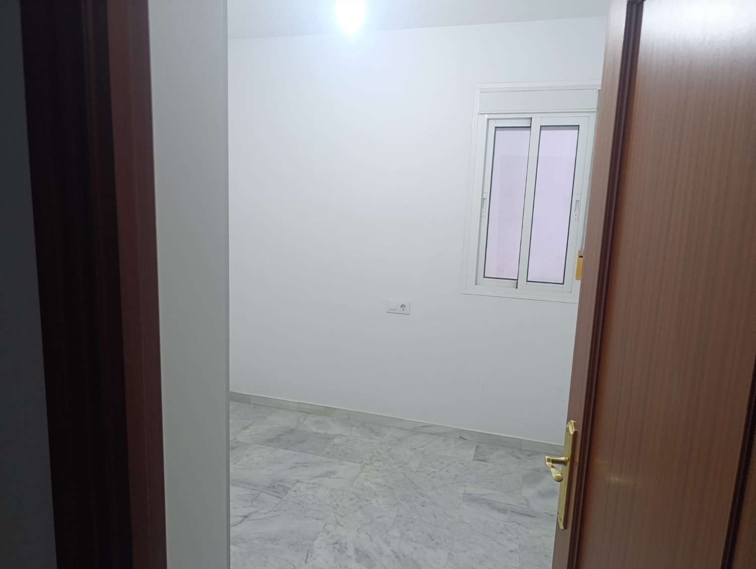 SE VENDE ESTUPENDO PISO DE 70 M2, 3 DORMITORIOS Y 1 BAÑO EN 1ª PLANTA SIN ASCENSOR EN BARRIO ALTO DE SANLÚCAR DE BARRAMEDA