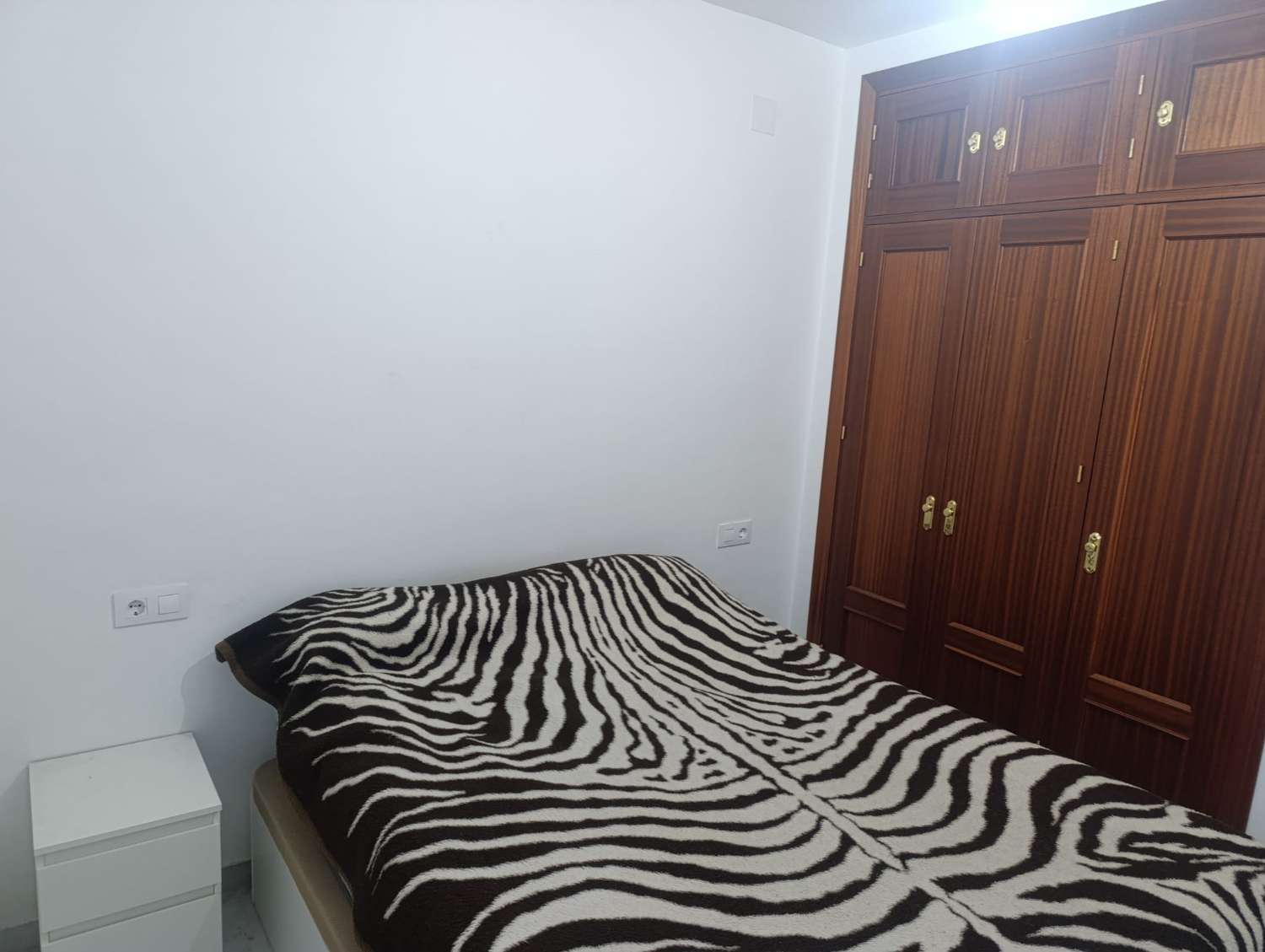 SE VENDE ESTUPENDO PISO DE 70 M2, 3 DORMITORIOS Y 1 BAÑO EN 1ª PLANTA SIN ASCENSOR EN BARRIO ALTO DE SANLÚCAR DE BARRAMEDA