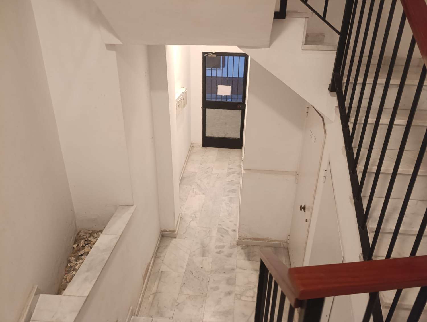 SE VENDE ESTUPENDO PISO DE 70 M2, 3 DORMITORIOS Y 1 BAÑO EN 1ª PLANTA SIN ASCENSOR EN BARRIO ALTO DE SANLÚCAR DE BARRAMEDA