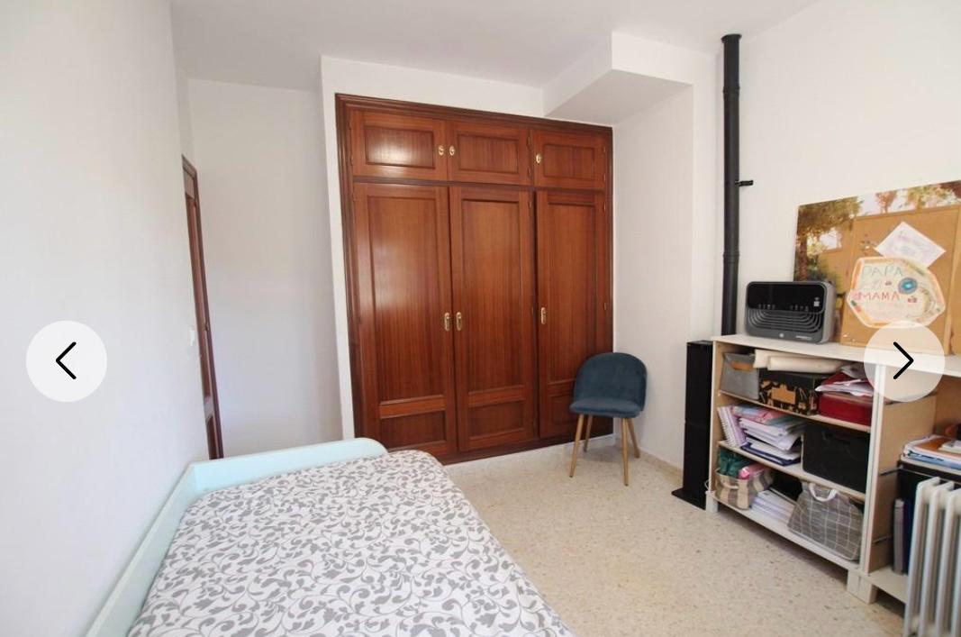 SE VENDE ESTUPENDO CHALET ADOSADO DE 155 M2 CON 6 DORMITORIOS EN ZONA MAMELON Y ALVARO DOMECQ EN JEREZ DE LA FRONTERA