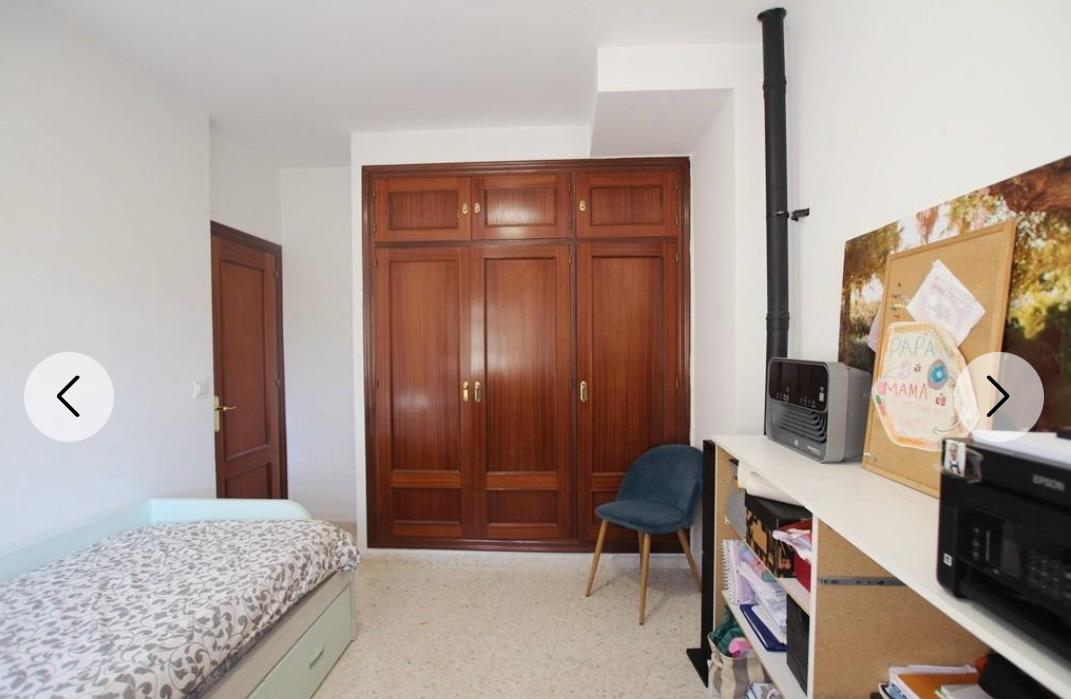 SE VENDE ESTUPENDO CHALET ADOSADO DE 155 M2 CON 6 DORMITORIOS EN ZONA MAMELON Y ALVARO DOMECQ EN JEREZ DE LA FRONTERA