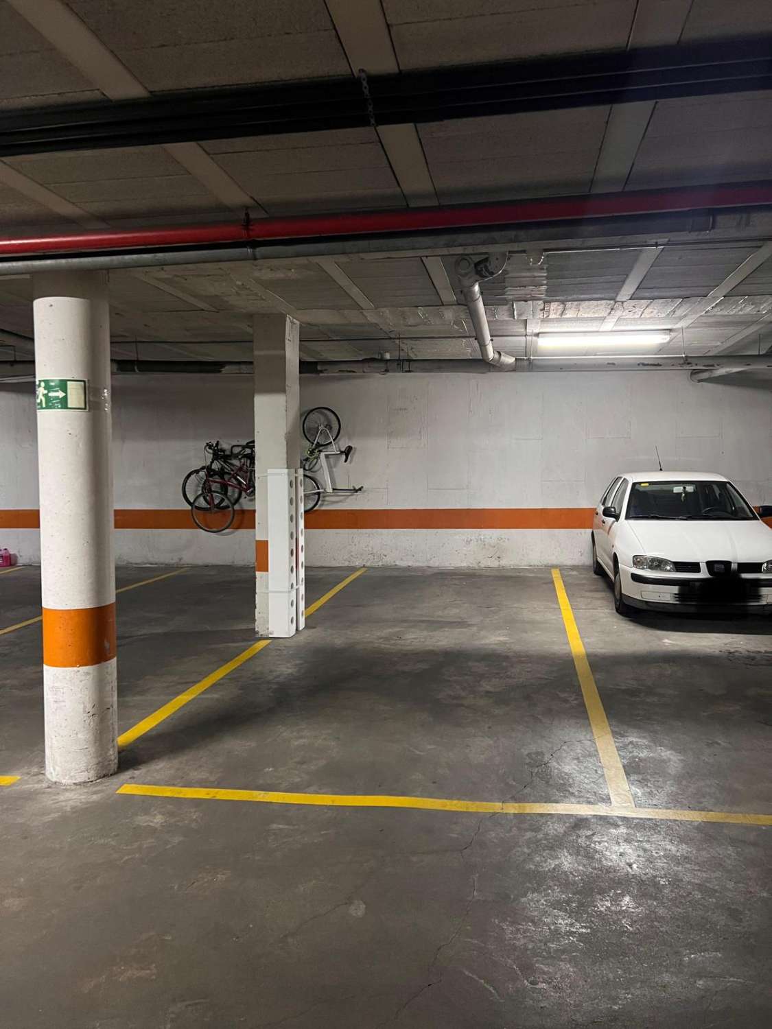 SE VENDE ESTUPENDO CHALET ADOSADO DE 155 M2 CON 6 DORMITORIOS EN ZONA MAMELON Y ALVARO DOMECQ EN JEREZ DE LA FRONTERA