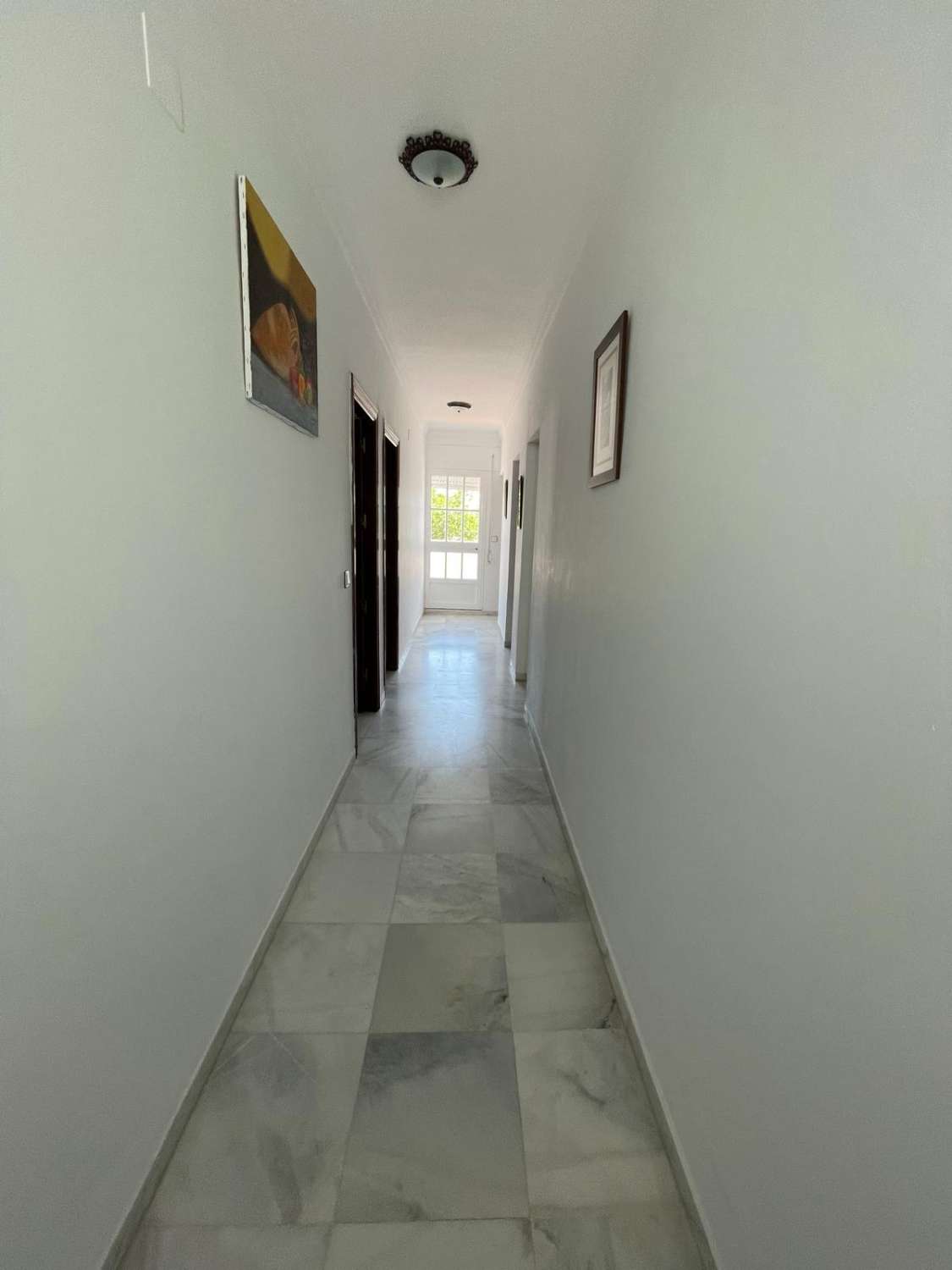 SE ALQUILA ANUAL GRAN CHALET DE 200 M2 CON 5 DORMITORIOS Y 2 BAÑOS A POCOS METROS DEL MAR EN CAMINO DE LA REYERTA, LA JARA, SANLÚCAR DE BARRAMEDA