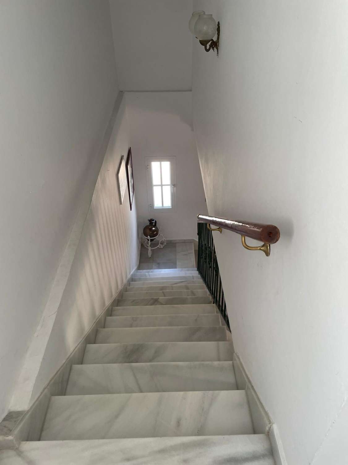 SE ALQUILA ANUAL GRAN CHALET DE 200 M2 CON 5 DORMITORIOS Y 2 BAÑOS A POCOS METROS DEL MAR EN CAMINO DE LA REYERTA, LA JARA, SANLÚCAR DE BARRAMEDA