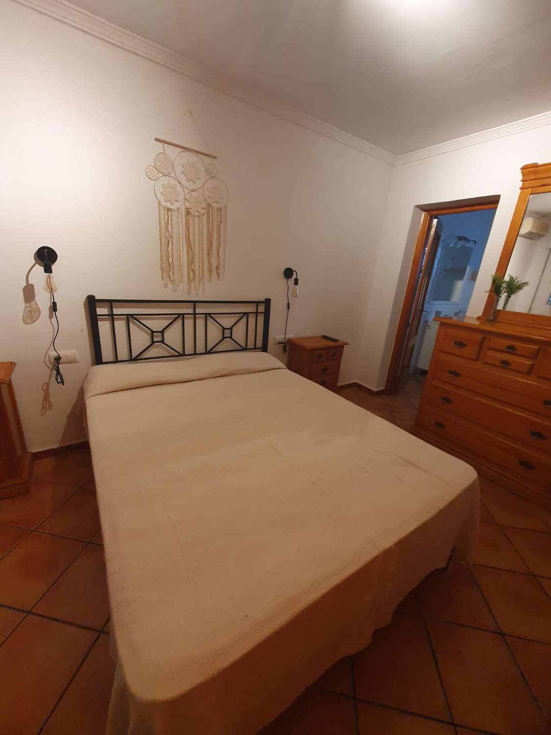 SE ALQUILA ANUAL FABULOSO CHALET EN PARCELA DE 600 M2 CON 4 DORMITORIOS Y 2 BAÑOS EN CARRETERA DE LA BARROSA, CHICLANA DE LA FRONTERA