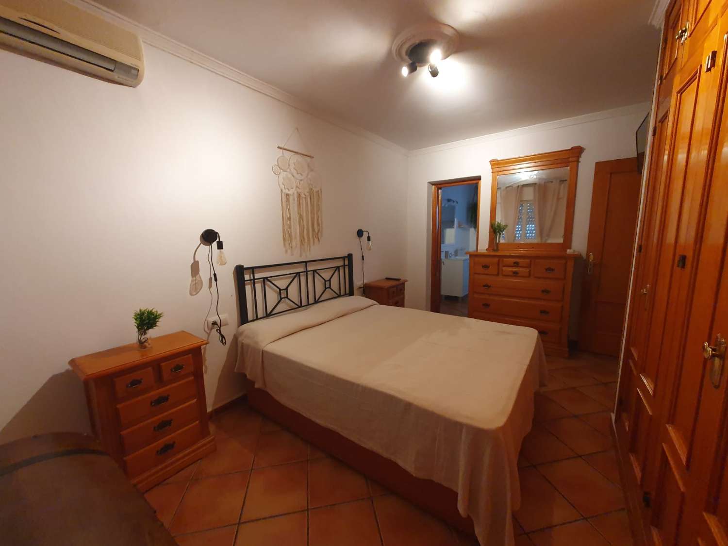 SE ALQUILA ANUAL FABULOSO CHALET EN PARCELA DE 600 M2 CON 4 DORMITORIOS Y 2 BAÑOS EN CARRETERA DE LA BARROSA, CHICLANA DE LA FRONTERA