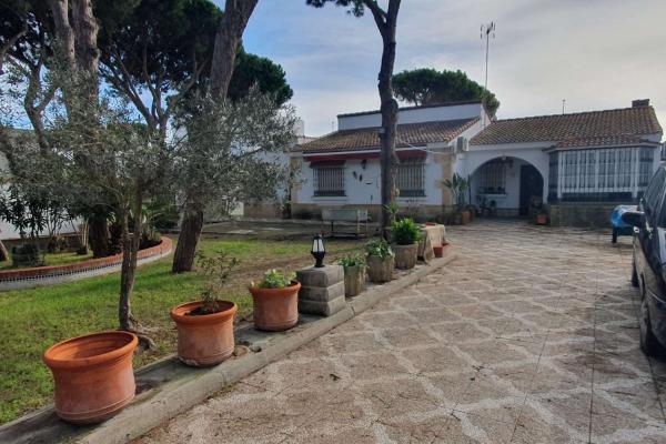 SE ALQUILA ANUAL FABULOSO CHALET EN PARCELA DE...