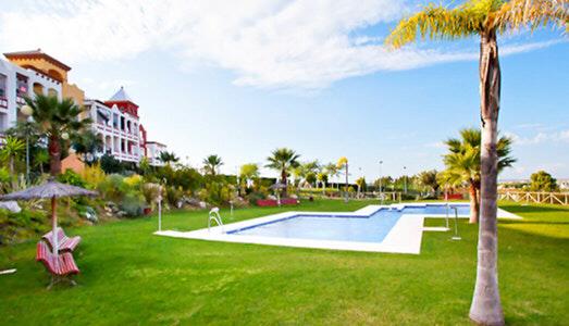 SE VENDE ESTUPENDO PISO DE 2 DORMITORIOS Y 2 BAÑOS CON GARAJE Y JARDIN Y PISCINA COMUNITARIOS EN LOMA DE MARTÍN MIGUEL SANLUCAR DE BARRAMEDA