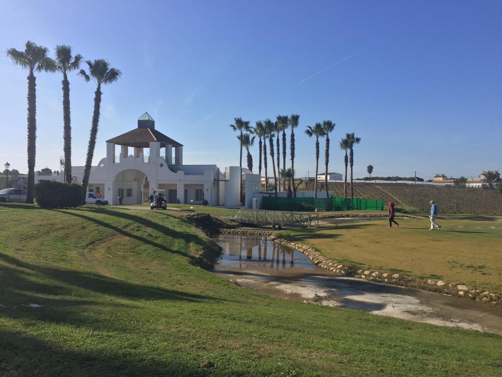 SE VENDE ESTUPENDO PISO DE 2 DORMITORIOS Y 2 BAÑOS CON GARAJE Y JARDIN Y PISCINA COMUNITARIOS EN LOMA DE MARTÍN MIGUEL SANLUCAR DE BARRAMEDA